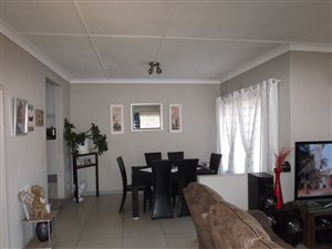 3 Bed House in Woodmere