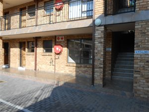 2 Bed Townhouse in Alberton