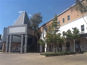 1697 m² Commercial space in Halfway House