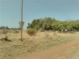 1325 m² Land available in Kookrus