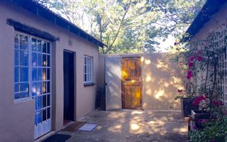 1 Bedroom Garden Cottage in Kyalami AH