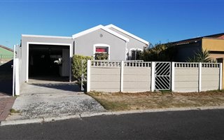 2 Bedroom House in Mitchells Plain