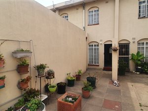 3 Bed Townhouse in Vereeniging Central