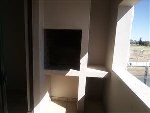 2 Bed Flat in Royldene