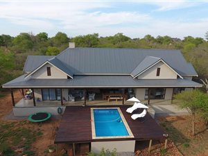 4 Bedroom House in Zandspruit Bush and Aero Estate