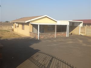 3 Bed House in Trenance Manor