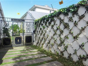 2 Bed Apartment in West Hill