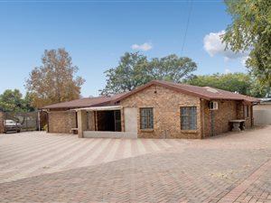 281 m² Commercial space in Fourways