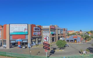 1000 m² Office Space in Rooihuiskraal North