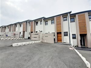 3 Bed Apartment in Escombe