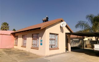 3 Bedroom House in Karen Park