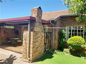2 Bed Townhouse in Krugersdorp North