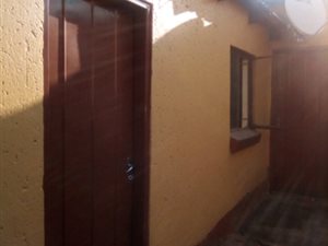 1 Bed Apartment in Isiphetweni