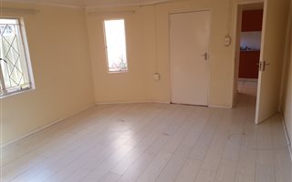 1 Bedroom Garden Cottage in Orange Grove