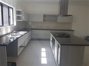 2 Bed House in Emmarentia