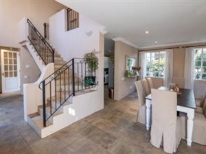 2 Bed Apartment in Oaklands
