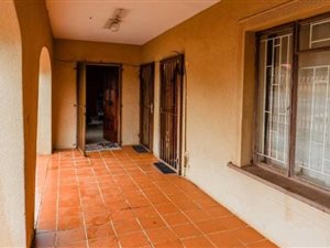 9 Bed House in Laudium