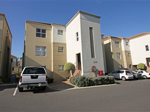 2 Bed Apartment in Vredekloof Heights