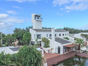 8 Bedroom House in Marina Da Gama