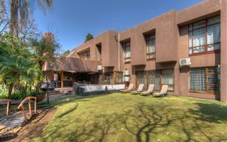 6 Bedroom House in Victory Park