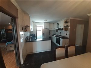 4 Bed House in Malabar