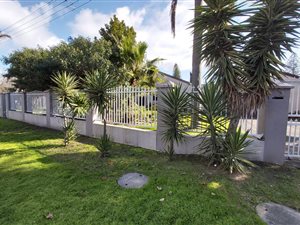 4 Bed House in De La Haye