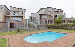 3 Bedroom Apartment in Island View