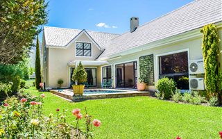 3 Bedroom House in Erinvale Estate