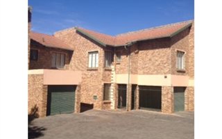 2 Bedroom Duplex in Hennopspark
