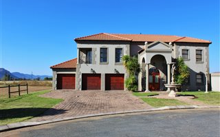 4 Bedroom House in Westlake Estate