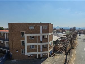 2 Bedroom Townhouse in Rosettenville