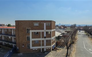 2 Bedroom Townhouse in Rosettenville
