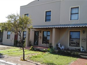 4 Bed Duplex in Kuilsriver
