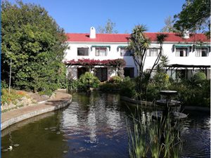 3 Bed House in Somerset West Central