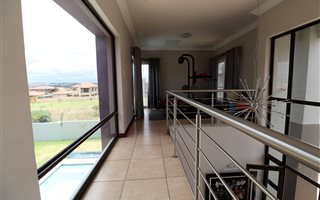 5 Bedroom House in Amberfield Manor