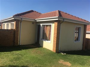 3 Bed Townhouse in Klipriviersberg Estate