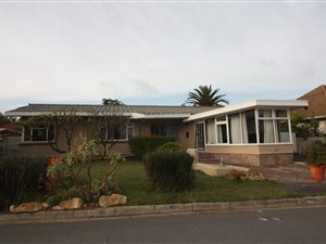 3 Bed House in Bosonia