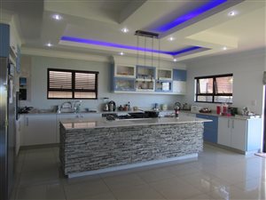 4 Bed House in Westbrook