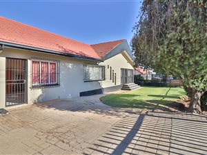 7 Bed House in Klopperpark
