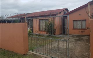 2 Bedroom House in Shastri Park
