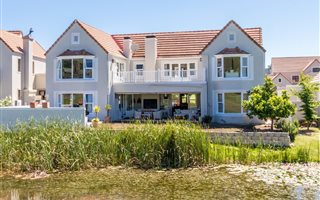 4 Bedroom House in Boschenmeer Golf Estate