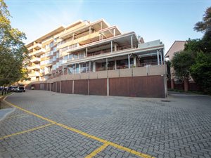 3 Bed Apartment in Lynnwood Glen