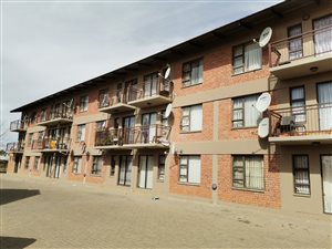 2 Bed Apartment in Ehrlich Park