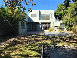 4 Bed House in Claremont