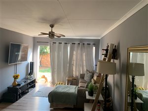 2 Bed Townhouse in Amberfield Valley