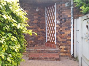 3 Bed House in Theresa Park
