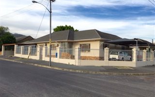 3 Bedroom House in Clamhall