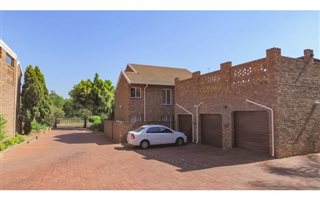 3 Bedroom Townhouse in Moreleta Park