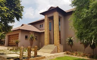 3 Bedroom House in Country View Estate