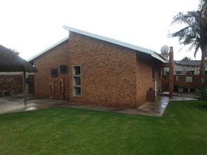 2 Bed Garden Cottage in Impala Park